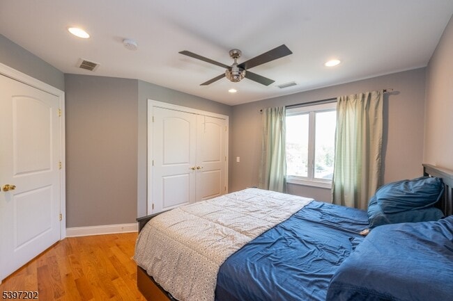 Building Photo - 27 Evergreen Ave