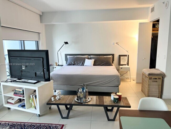 Building Photo - 31 SE 6th St