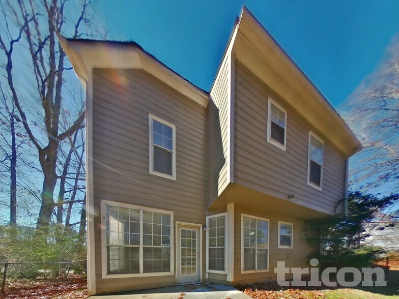 Building Photo - 3520 Willow Tree Cir