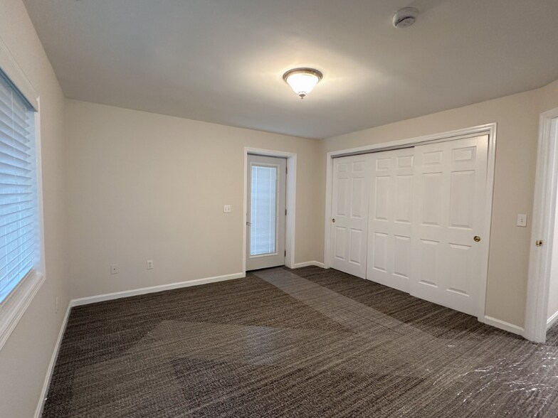 Building Photo - 2326 Upland Pl