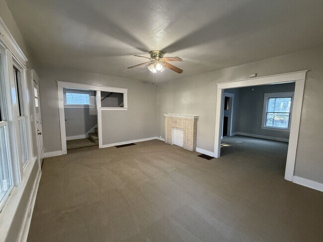 Building Photo - 3944 Revere Dr