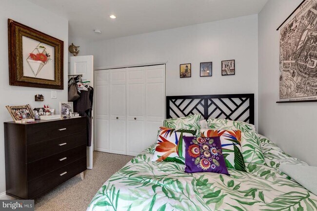 Building Photo - 1704 Wallace St