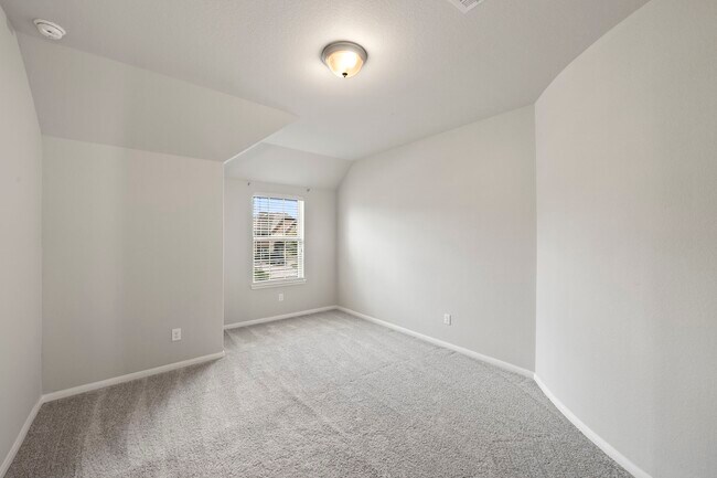Building Photo - 3938 Avalon Ridge Dr