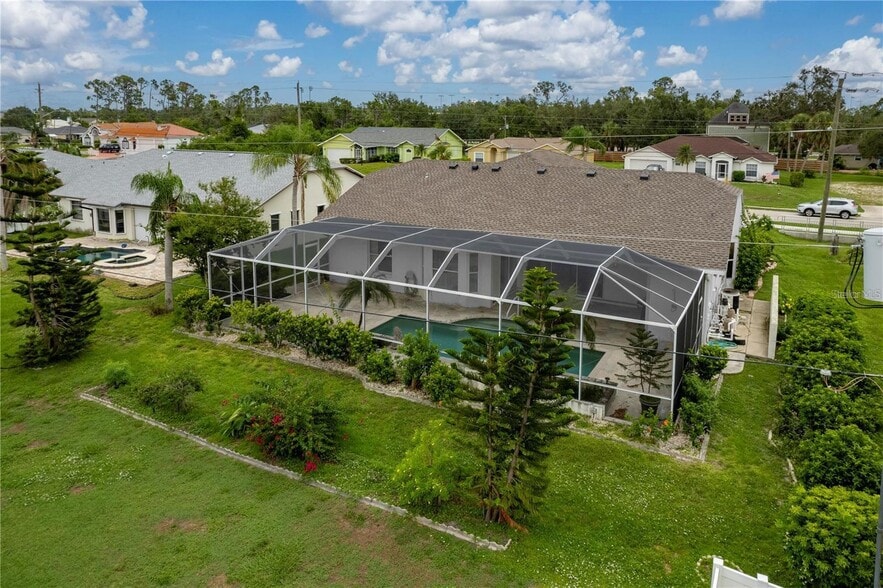 Building Photo - 23420 Peachland Blvd