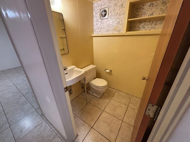 Building Photo - Charming Brick Single Family Home in Old S...