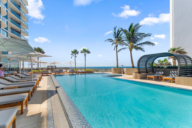 Building Photo - 3100 N Ocean Dr
