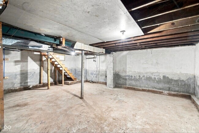 Building Photo - 3429 Kinnear Ave