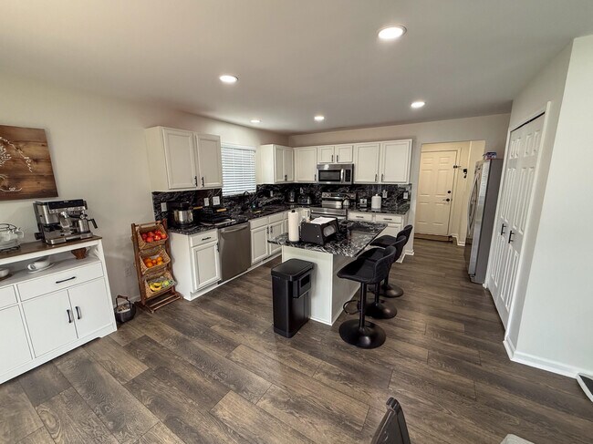 Building Photo - 38619 Watson Cir