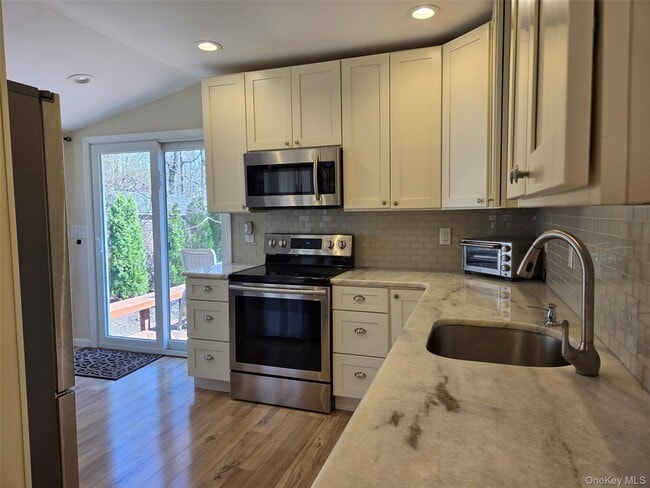 Building Photo - 36 Julie Ln