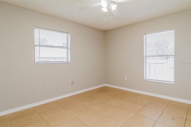 Building Photo - 1422 Kaley Ave