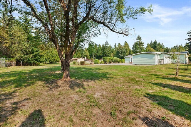 Building Photo - Updated 3-Bedroom Port Orchard Rambler with Covered Porch