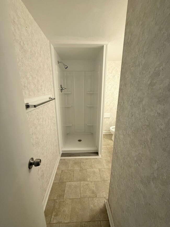 Building Photo - 5326 Carolyn Cir