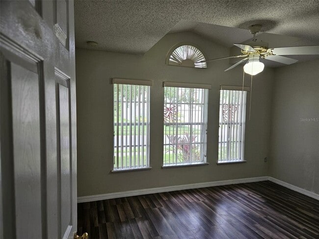 Building Photo - 605 Blake Ave