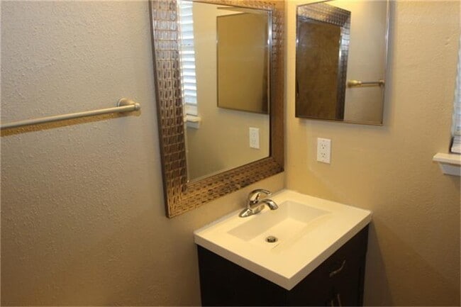 Building Photo - 4802 Maurita Dr