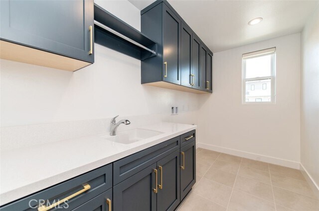 Building Photo - 228 Stage