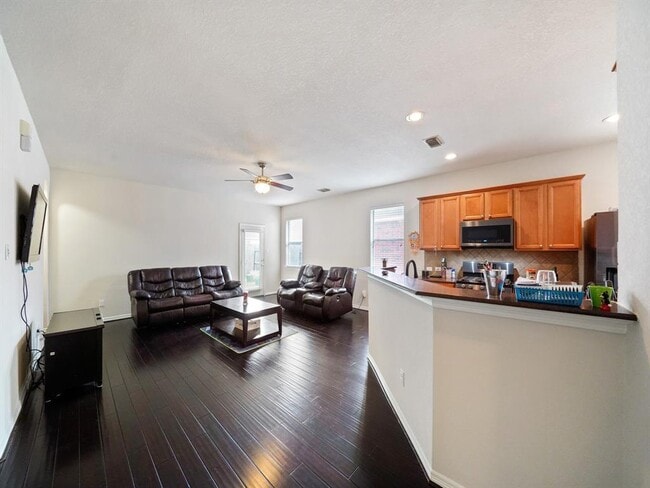 Building Photo - 2909 Laurel Brook Ln