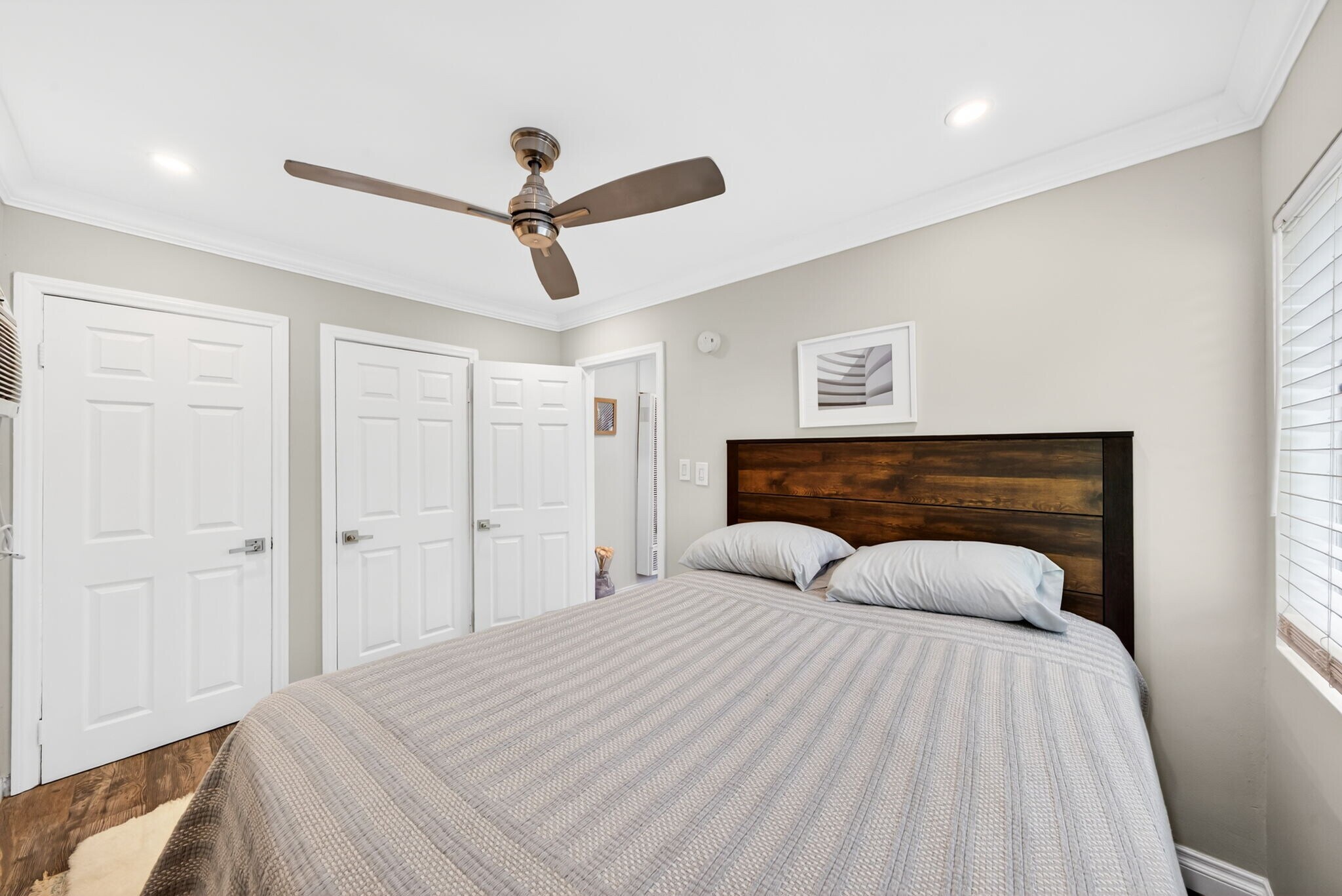 Building Photo - 1200 Tamarind Ave