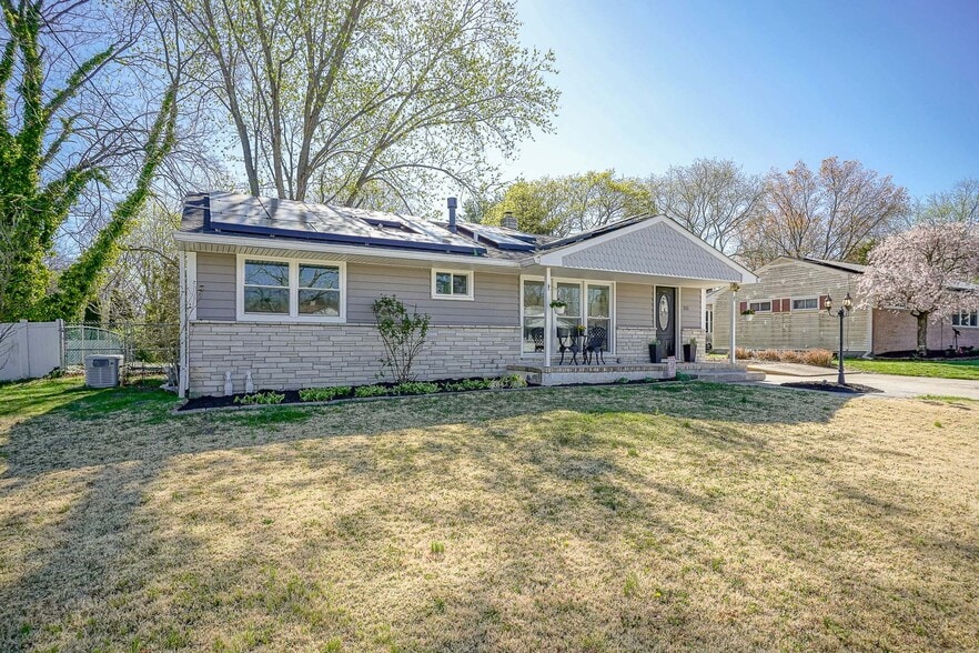 Building Photo - 311 Oakwood Dr