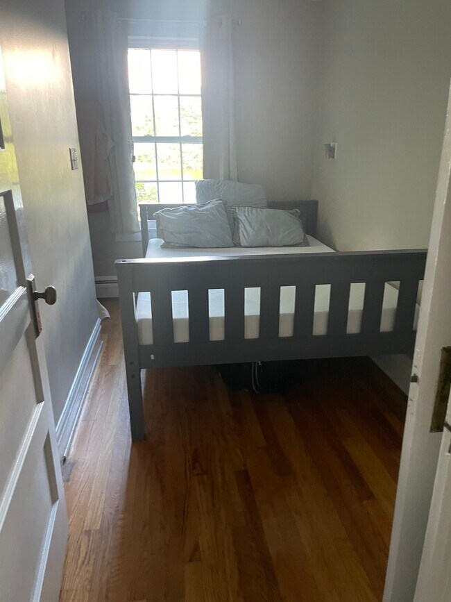 Building Photo - 90 Lake Ave