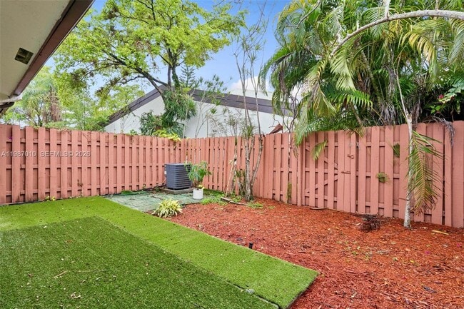 Building Photo - 518 NE 199th Ln