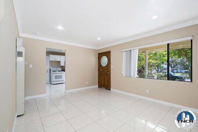 Building Photo - Delightful 4 Bedroom | 2 Bath