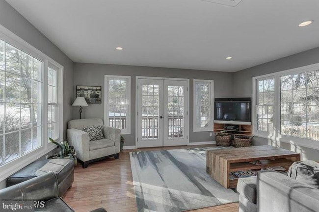 Building Photo - 1334 Mayflower Dr