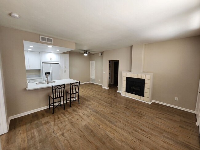 Building Photo - $500 OFF First Month Rent - Mira Mesa - Ca...