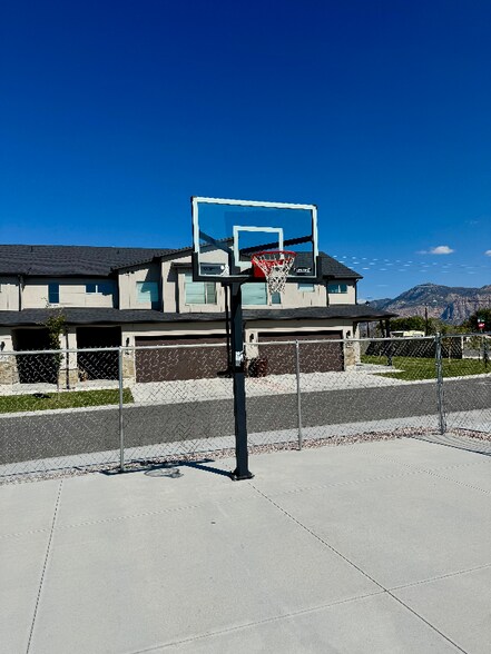 Building Photo - 1860 S Courtney Way