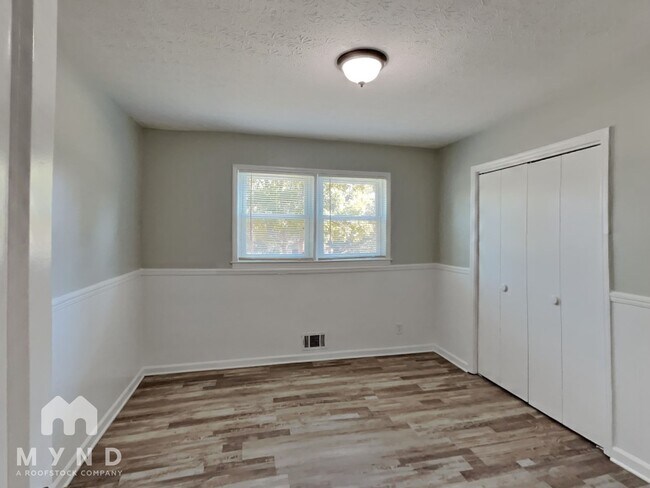 Building Photo - 411 Arrow Bend Rd