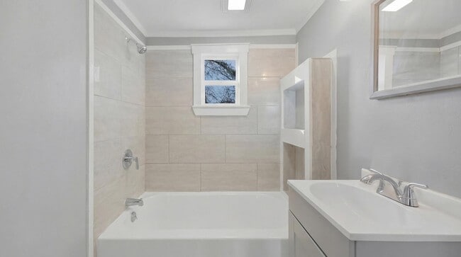 Building Photo - 3703 Redding Rd