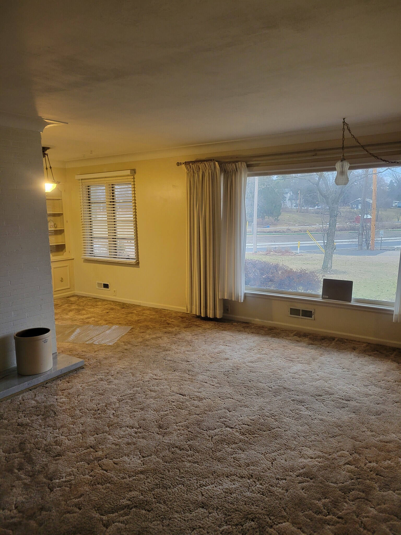 Building Photo - 2123 Eileen Rd