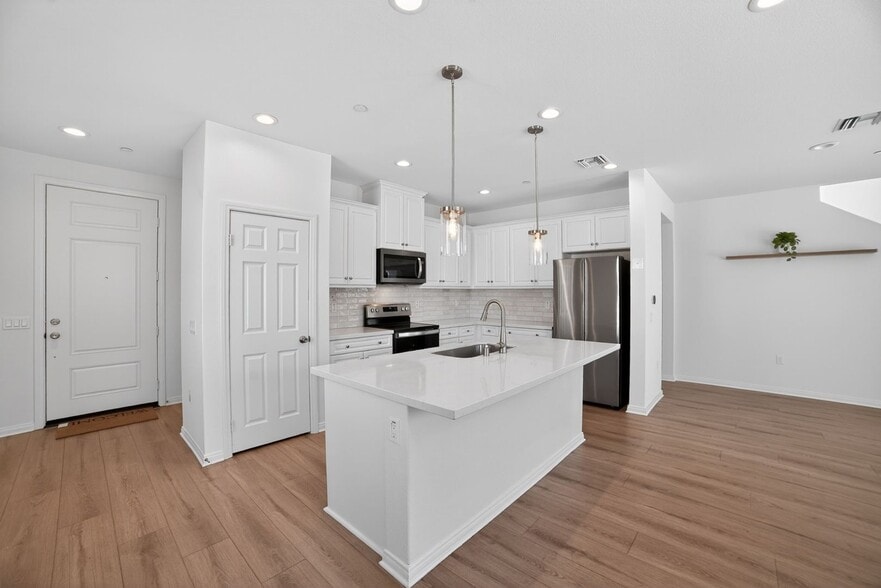 Building Photo - 2471 Satsuma Cir