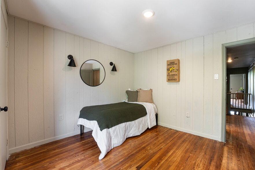 Bedroom 3 - 411 W Cuthbert Blvd