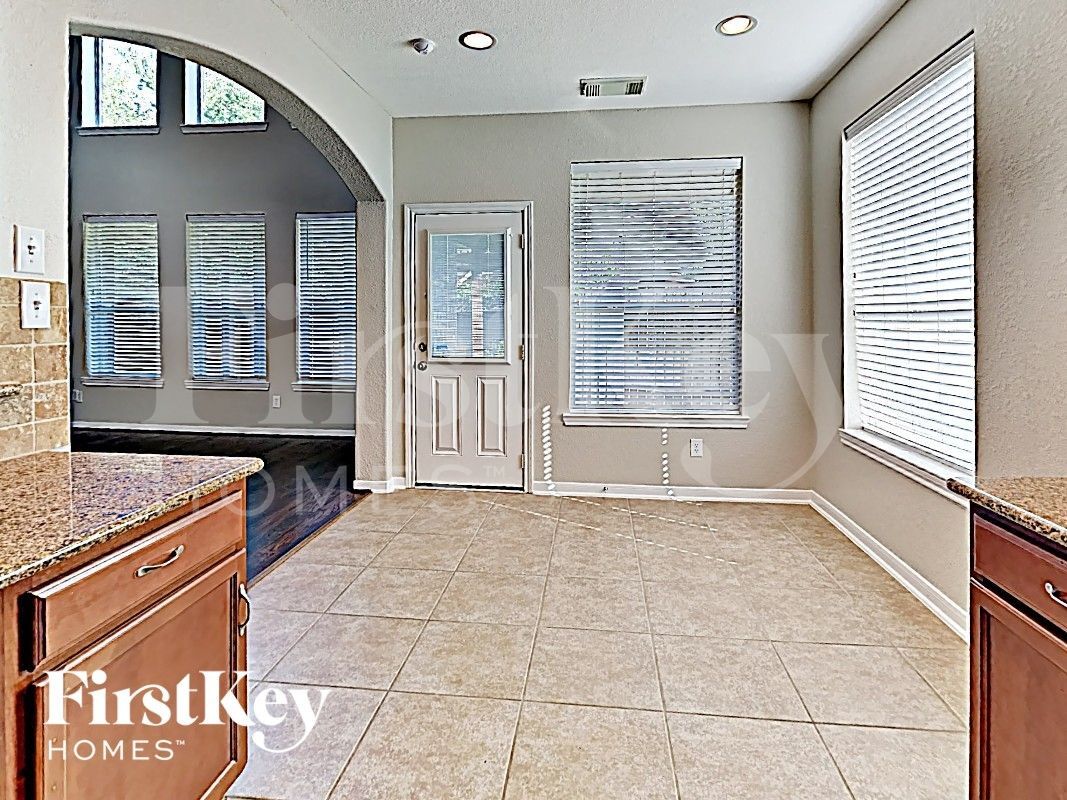 Building Photo - 20836 Sheridan Heights Ln