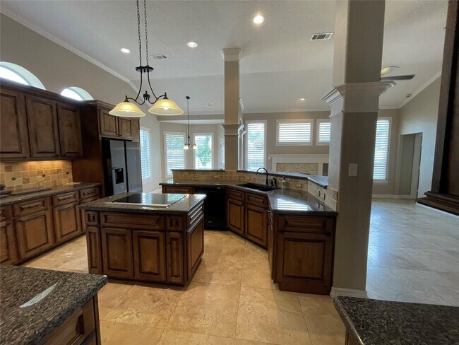 Building Photo - 11611 Canyon Breeze Dr