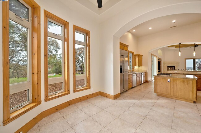 Building Photo - 12859 Austin Forest Cir