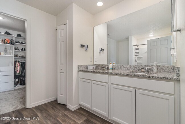 Building Photo - 1043 Corbin Cir SW