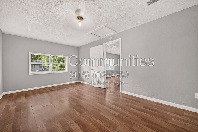 Building Photo - 5910 Southtown St