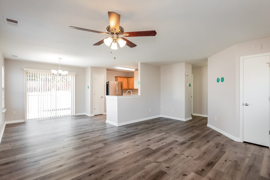 Building Photo - 2896 Rockingham Ct SW