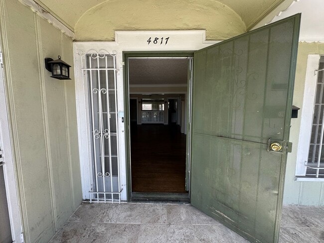 Building Photo - 4817 6th Ave