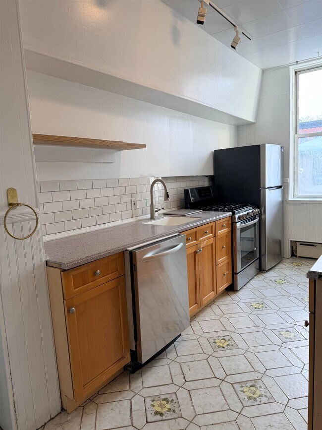 Building Photo - 1114 Washington St