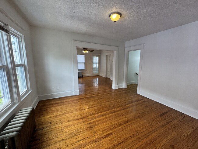 Building Photo - 134-136-136 Woodlawn St