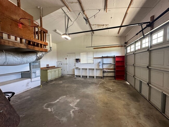 Building Photo - Gorgeous Multilevel 4 Bedroom 2.5 Bathroom Home on Acreage