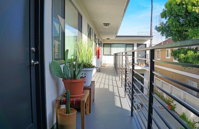 Building Photo - 2500 Mathews