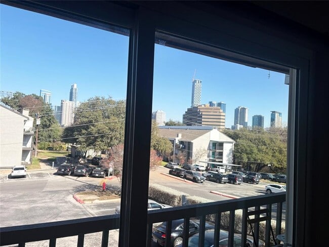 Building Photo - 620 S 1st St