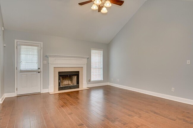 Building Photo - 1094 Maple Ridge Ct