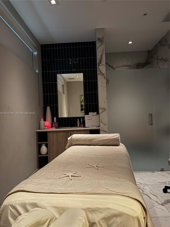 Building Photo - 90 SW 3rd St