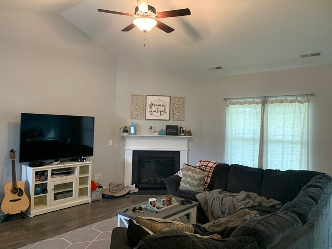 Building Photo - 153 Backfield Pl