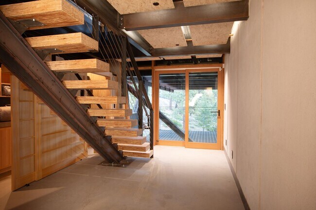 Building Photo - Architectural gem