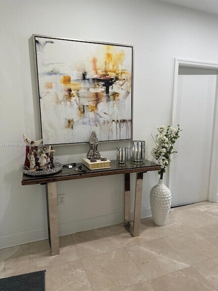 Building Photo - 10923 NW 70th St